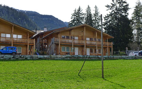Sur Baselgia: Eigendom, Huis, Huis, Onroerend Goed, Gebouw, Land Lot, Berg, Verblijf, Blokhut, Gras