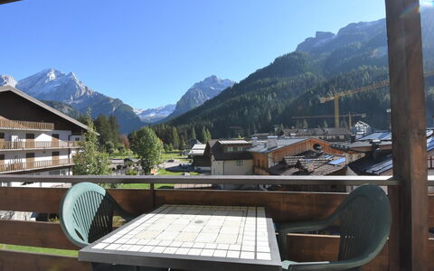 Cesa Lucilla: Bergachtig Landvormen, Berg, Lucht, Bergketen, Eigendom, Alpen, Dak, Kamer, Onroerend Goed, Heuvel Station