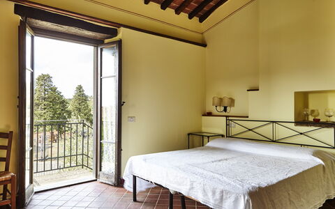 Villa Cincinelli: Slaapkamer, Kamer, Eigendom, Meubilair, Bed, Gebouw, Bed Frame, Interieur Ontwerp, Plafond, Laken