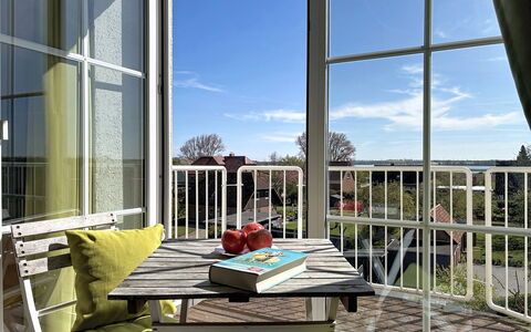 Fip-Ferienpark (Insel Poel): Meubilair, Stoel, Buitenmeubels, Veranda, Balkon, Appartement, Glas, Metaal, Ijzer, Dek