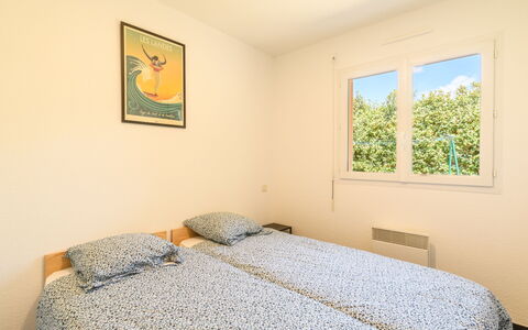 Contis Plage 648: Eigendom, Venster, Azure, Fotolijst, Textiel, Hout, Verf, Comfort, Verdieping