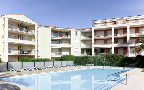 Sainte Maxime 688: Gebouw, Eigendom, Appartement, Condominium, Onroerend Goed, Gemengd Gebruik, Woongebied, Huis, Zwembad, Toevlucht