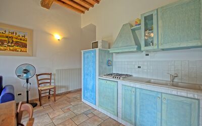 Mulignone 10: Eigendom, Kamer, Gebouw, Huis, Onroerend Goed, Meubilair, Verdieping, Interieur Ontwerp, Keuken, Huis