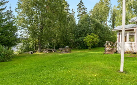 Matkonranta: Meubilair, Stoel, Buitenmeubels, Tafel, Hout, Buitentafel, Keuken En Eettafel, Schaduw, Tuin, Paraplu