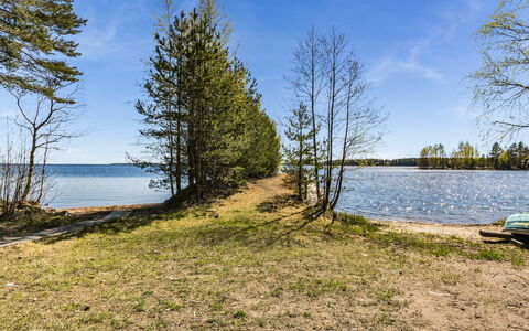 Kesäranta 7: Meubilair, Stoel, Buitenmeubels, Tafel, Hout, Buitentafel, Keuken En Eettafel, Schaduw, Tuin, Paraplu