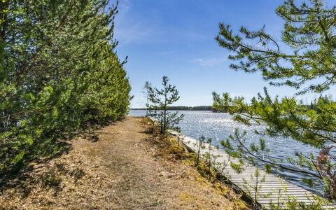 Kesäranta 7: Meubilair, Stoel, Buitenmeubels, Tafel, Hout, Buitentafel, Keuken En Eettafel, Schaduw, Tuin, Paraplu