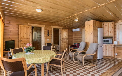 Kesäranta 7: Meubilair, Stoel, Buitenmeubels, Tafel, Hout, Buitentafel, Keuken En Eettafel, Schaduw, Tuin, Paraplu