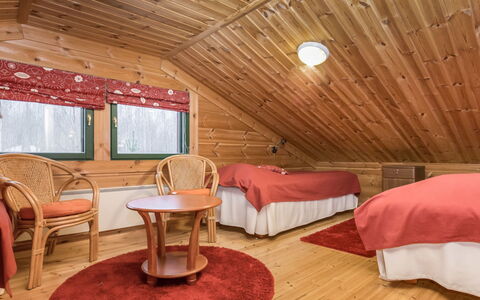 Villa Salix: Meubilair, Stoel, Buitenmeubels, Tafel, Hout, Buitentafel, Keuken En Eettafel, Schaduw, Tuin, Paraplu