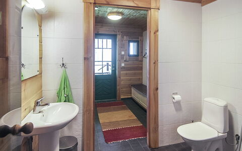 Villa Salix: Meubilair, Stoel, Buitenmeubels, Tafel, Hout, Buitentafel, Keuken En Eettafel, Schaduw, Tuin, Paraplu