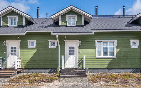 Onkijantie 7B: Venster, Siding, Huis, Huis, Dak, Woongebied, Verblijf, Deur, Schuifraam, Landgoed