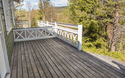 Onkijantie 7B: Hout, Houten Vloer, Flooring, Hardwood, Plank, Verdieping, Dek, Leuning, Beits, Veranda