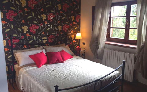Villa Martina: Slaapkamer, Bed, Kamer, Meubilair, Eigendom, Bed Frame, Laken, Interieur Ontwerp, Matras, Muur