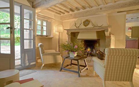 Casa Di Giulio: Meubilair, Interieur Ontwerp, Muur, Hout, Flooring, Stoel, Plafond, Verdieping, Verlichting, Woonkamer