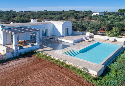 Villa Amelia: Gebouw, Eigendom, Fabriek, Lucht, Venster, Azure, Boom, Zwembad, Land Lot, Huis