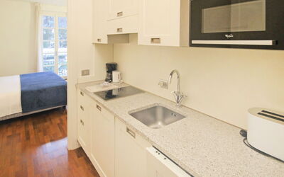 Antico Verbano 250.2: Kamer, Eigendom, Countertop, Meubilair, Keuken, Cabinetry, Interieur Ontwerp, Gebouw, Verdieping, Onroerend Goed