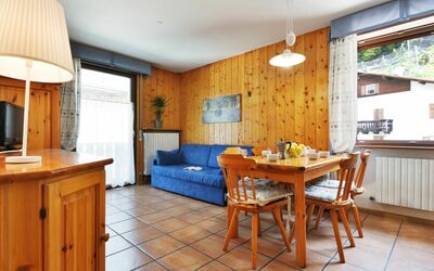 Apt 3 620.3: Kamer, Eigendom, Meubilair, Keuken, Gebouw, Countertop, Interieur Ontwerp, Cabinetry, Onroerend Goed, Huis
