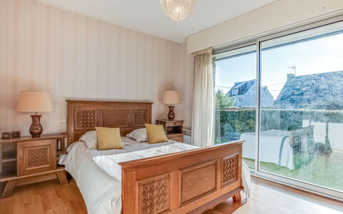 Grah Moullac: Slaapkamer, Meubilair, Eigendom, Kamer, Interieur Ontwerp, Bed, Onroerend Goed, Bed Frame, Gebouw, Verdieping
