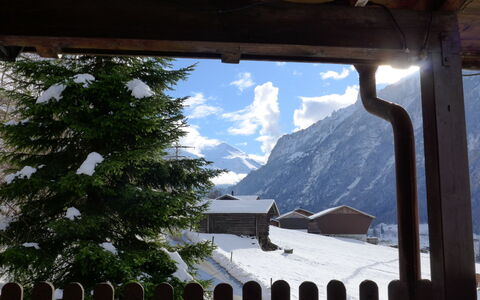 Chalet Guldeli: Eigendom, Lucht, Wolk, Berg, Natuur, Sneeuw, Architectuur, Schaduw, Gebouw, Boom