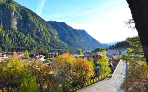 Villa Bellavista: Berg, Natuur, Bergachtig Landvormen, Lucht, Boom, Wildernis, Geel, Bergketen, Blad, Natuurlijk Landschap