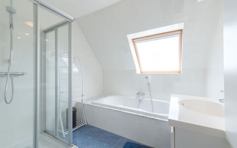 De Haan 930: Badkamer, Eigendom, Kamer, Interieur Ontwerp, Verdieping, Huis, Bad, Gebouw, Architectuur, Onroerend Goed