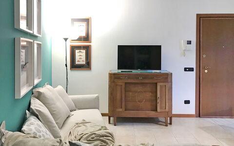 Sabina: Cabinetry, Eigendom, Meubilair, Fotolijst, Comfort, Hout, Gebouw, Interieur Ontwerp, Flooring, Lade
