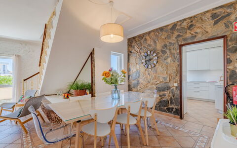 Casa Do Sol: Meubilair, Interieur Ontwerp, Flooring, Verdieping, Hout, Stoel, Tafel, Keuken En Eettafel, Plafond, Eetkamer