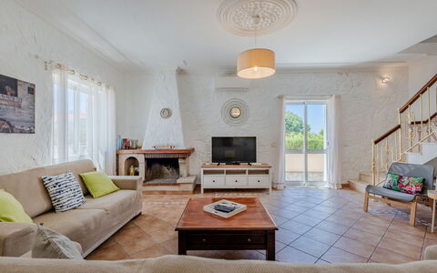 Casa Do Sol: Meubilair, Flooring, Verdieping, Interieur Ontwerp, Tafel, Plafond, Bankstel, Stoel, Huis, Woonkamer