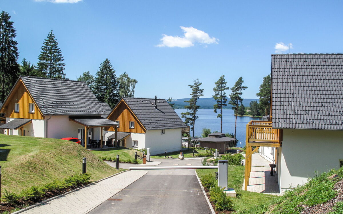 Lakeside Village 11
