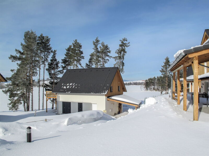 Lakeside Village 11