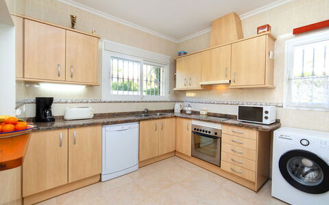 Hawaii: Eigendom, Kamer, Cabinetry, Keuken, Meubilair, Gebouw, Countertop, Onroerend Goed, Huis, Interieur Ontwerp