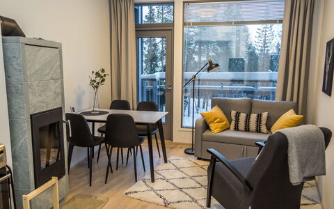 Ylälänsi 3 As 5: Meubilair, Stoel, Buitenmeubels, Tafel, Hout, Buitentafel, Keuken En Eettafel, Schaduw, Tuin, Paraplu