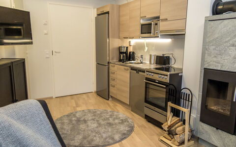 Ylälänsi 3 As 5: Meubilair, Stoel, Buitenmeubels, Tafel, Hout, Buitentafel, Keuken En Eettafel, Schaduw, Tuin, Paraplu