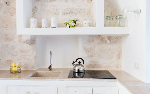 Vista Mare Da Zio Piero: Wit, Plank, Kamer, Tegel, Verdieping, Muur, Meubilair, Keuken, Flooring, Geel