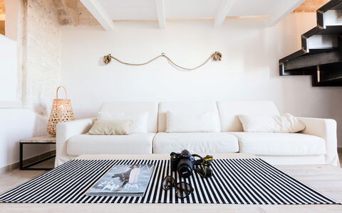 Vista Mare Da Zio Piero: Kamer, Meubilair, Interieur Ontwerp, Eigendom, Woonkamer, Verdieping, Muur, Tafel, Bankstel, Plafond