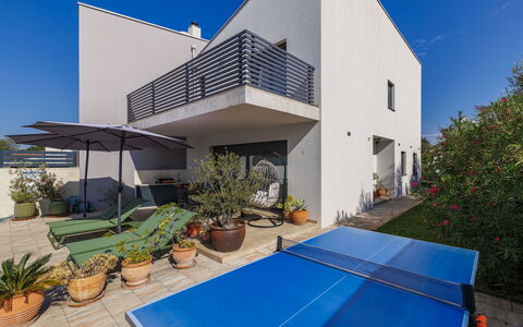 Villa Leonardo: Woongebied, Huis, Schaduw, Appartement, Balkon, Tuin, Landscaping, Landgoed, Werf, Ontwerp