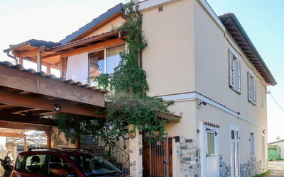 Bordighera 665: Eigendom, Huis, Buurt, Gebouw, Voertuig, Auto, Woongebied, Architectuur, Huis, Facade