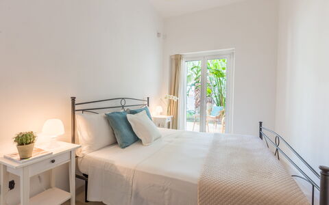 Villetta Ferreri: Slaapkamer, Bed, Meubilair, Kamer, Eigendom, Laken, Bed Frame, Interieur Ontwerp, Bedding, Verdieping