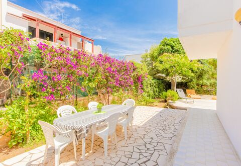 Villa Irene: Eigendom, Onroerend Goed, Huis, Gebouw, Huis, Kamer, Appartement, Bloem, Fabriek, Landgoed