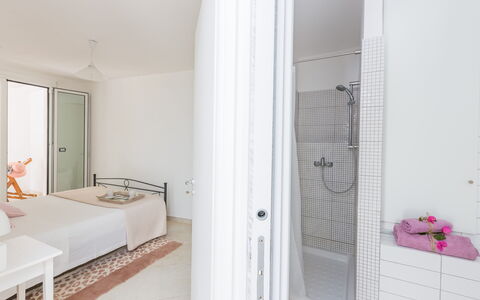 Casa Bianca: Kamer, Eigendom, Badkamer, Interieur Ontwerp, Huis, Gebouw, Verdieping, Tegel, Onroerend Goed, Architectuur