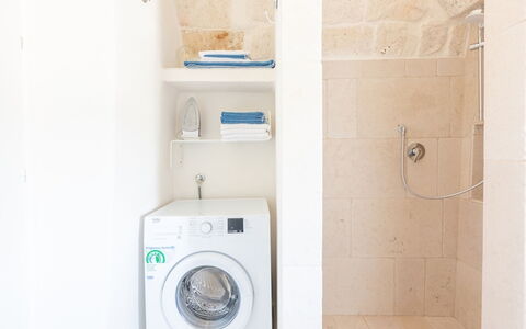 Solo Voi: Wasdroger, Major Appliance, Eigendom, Kamer, Wasruimte, Badkamer, Huishoudapparatuur, Wasmachine, Laundry, Tegel
