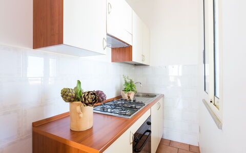Appartamento Panorama Sul Mare: Eigendom, Kamer, Meubilair, Interieur Ontwerp, Onroerend Goed, Kamerplant, Keuken, Huis, Gebouw, Verdieping