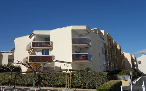 Voiles D'Or-Gênois: Lucht, Gebouw, Eigendom, Fabriek, Venster, Stedelijk Ontwerp, Condominium, Woongebied, Onroerend Goed, Facade