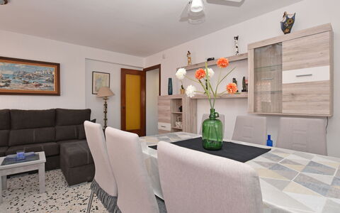 Magnolia: Kamer, Eigendom, Plafondventilator, Interieur Ontwerp, Plafond, Meubilair, Gebouw, Ventilator, Onroerend Goed, Huis