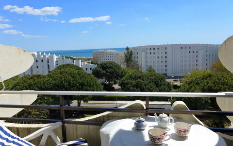 Paradis du Soleil: Eigendom, Onroerend Goed, Restaurant, Architectuur, Hotel, Gebouw, Appartement, Balkon, Toevlucht, Vakantie