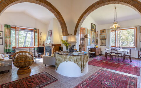 Villa Campiglia: Eigendom, Kamer, Interieur Ontwerp, Gebouw, Meubilair, Architectuur, Boog, Landgoed, Huis, Onroerend Goed
