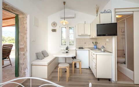 Marijo: Kamer, Meubilair, Eigendom, Wit, Interieur Ontwerp, Gebouw, Verdieping, Huis, Plafond, Huis