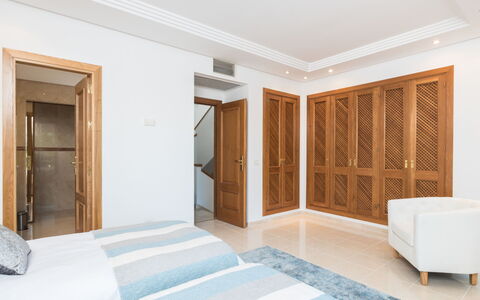 Perla Blanca: Eigendom, Kamer, Slaapkamer, Meubilair, Interieur Ontwerp, Plafond, Gebouw, Muur, Onroerend Goed, Bed