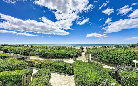 Les Dunes: Woongebied, Menselijke Nederzetting, Appartement, Condominium, Zwembad, Toevlucht, Buitenmeubels, Hotel, Badplaats, Vakantie