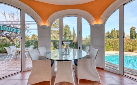 Golf Y Playa: Eigendom, Onroerend Goed, Gebouw, Kamer, Huis, Landgoed, Meubilair, Huis, Interieur Ontwerp, Tafel