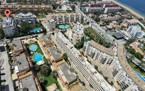 Zephyrus: Woongebied, Zwembad, Appartement, Stedelijk Ontwerp, Menselijke Nederzetting, Condominium, Toevlucht, Vogelperspectief, Luchtfotografie, Hotel
